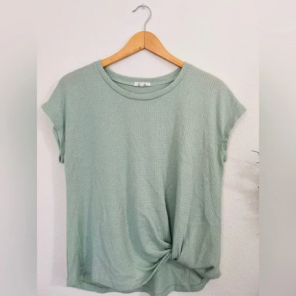 Pleione Women's Mint Green Twisted Hem Light Waffle Knit Top Size Large - Picture 1 of 8